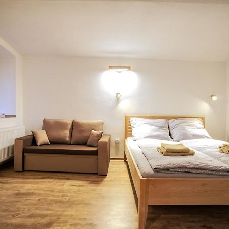 شقة Apartmanek Mezi Kopci ياخيموف المظهر الخارجي الصورة